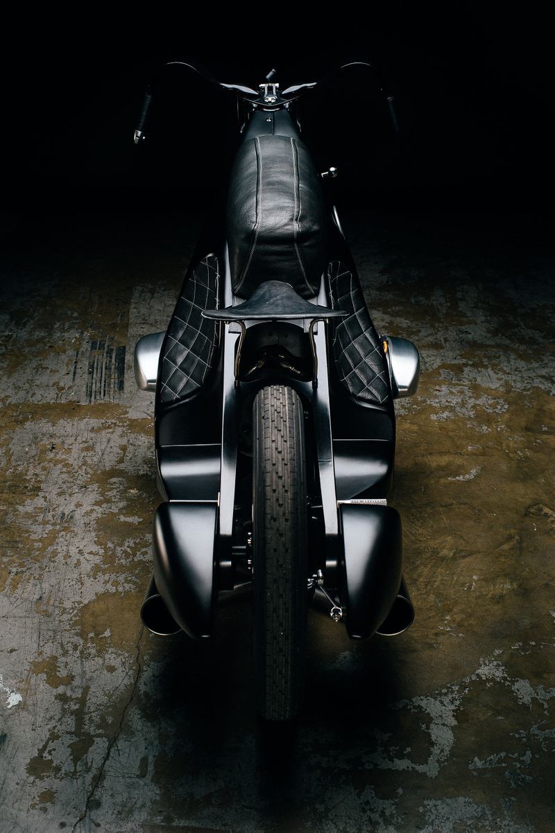 Illustration for article titled This Gorgeous Custom BMW Landspeeder Will Help You Forget It's Monday
